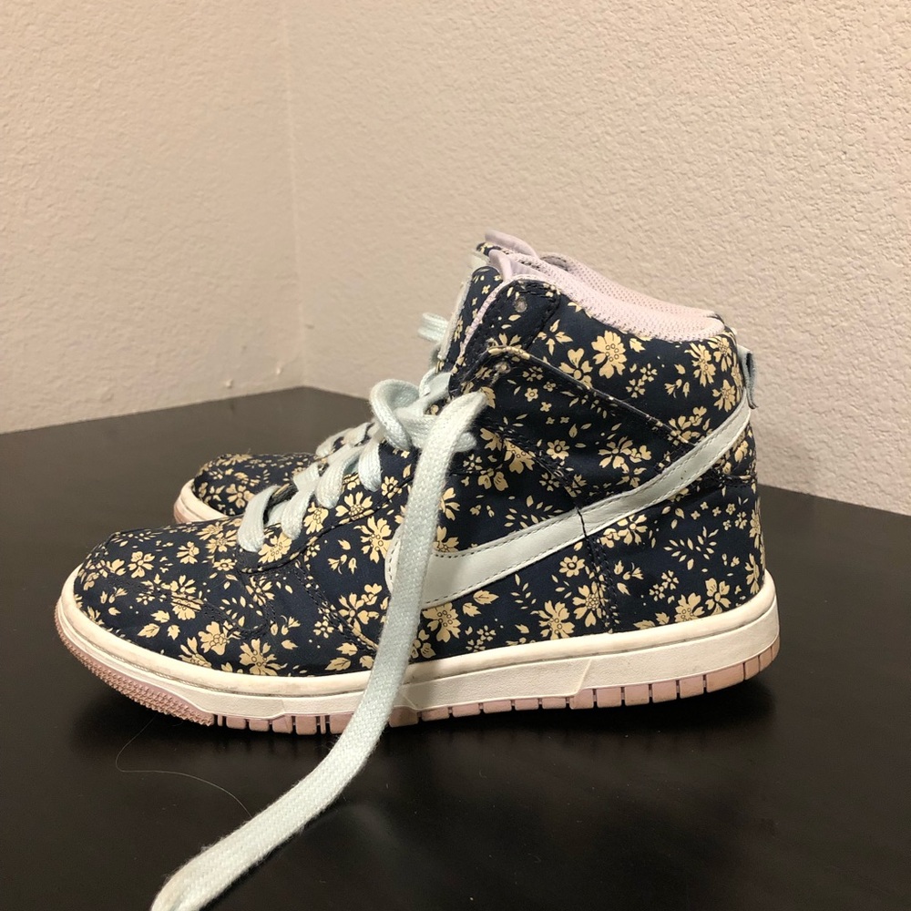 Nike ID Liberty of London dunks. US Size 7 - Picture 2 of 7
